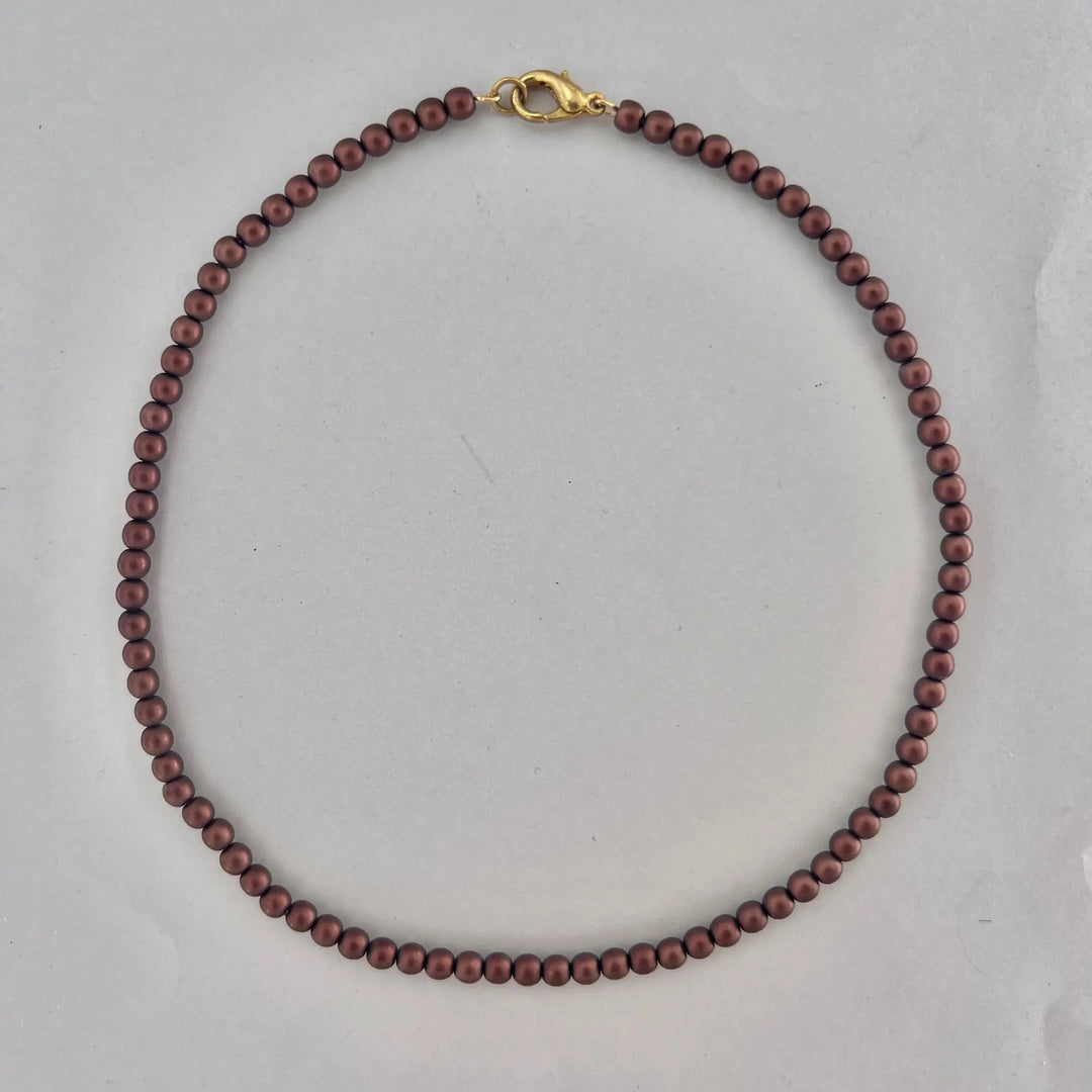 Halskæde, voksperlekæde, forgyldt messing, 42-44 cm 