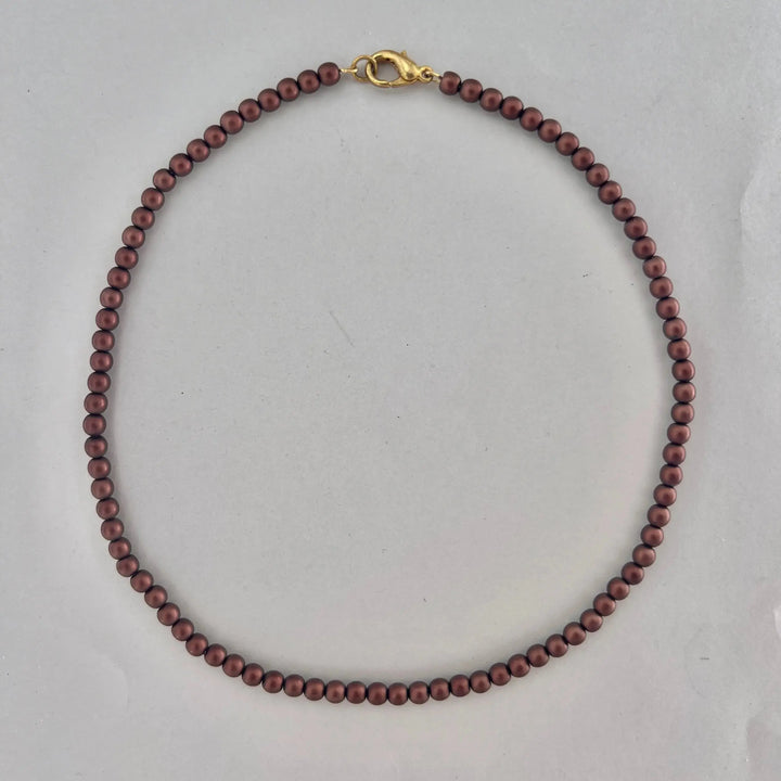 Halskæde, voksperlekæde, forgyldt messing, 42-44 cm 