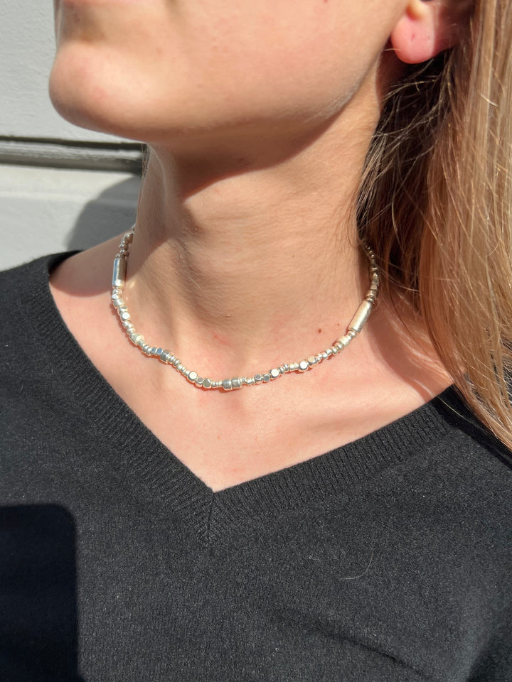 Find Halskæde, sølvperler, mix, 40cm, forsølvet metal blandt vores store udvalg af  Halskæder hos  Beadhouse of Copenhagen i dag. Husk gratis fragt over 400kr