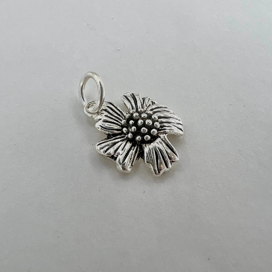 Vedhæng, blomst, forsølvet messing, 25 x 20 mm 