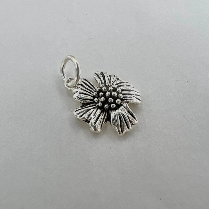 Vedhæng, blomst, forsølvet messing, 25 x 20 mm 
