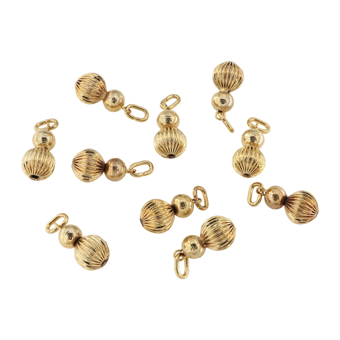 Vedhæng, glat og rillet kugle, forgyldt messing, 28x14 mm. BOC