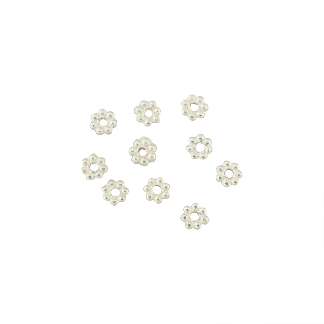 Metalperler, filigran blomst, forsølvet messing, 4-5,5 mm storkøb BOC