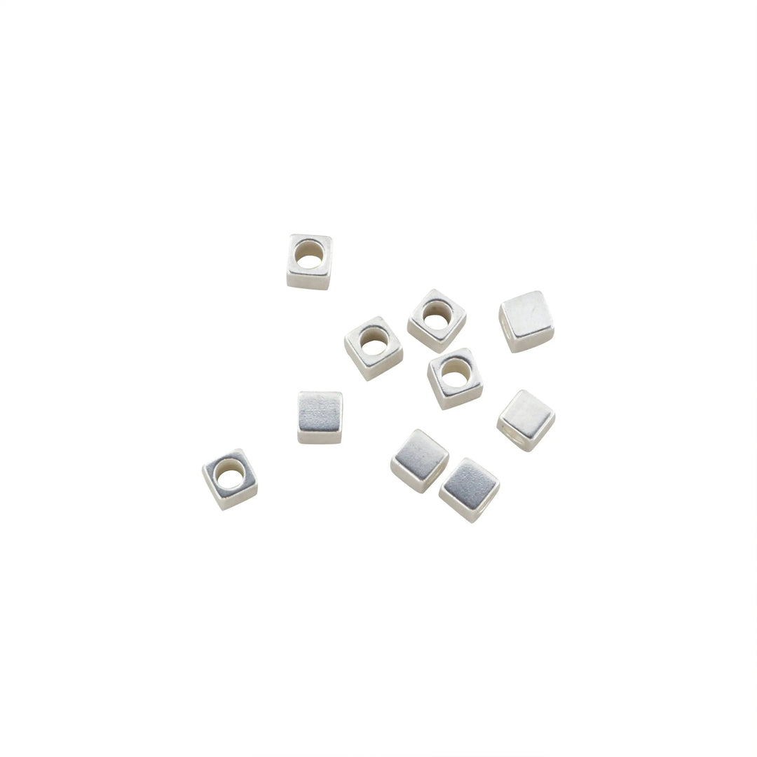 Metalperler, terning, forsølvet messing, 4x4 mm. storkøb BOC