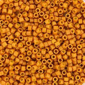 Orange glasperler, miyuki delica beads, opaque dyed pumpkin Krea