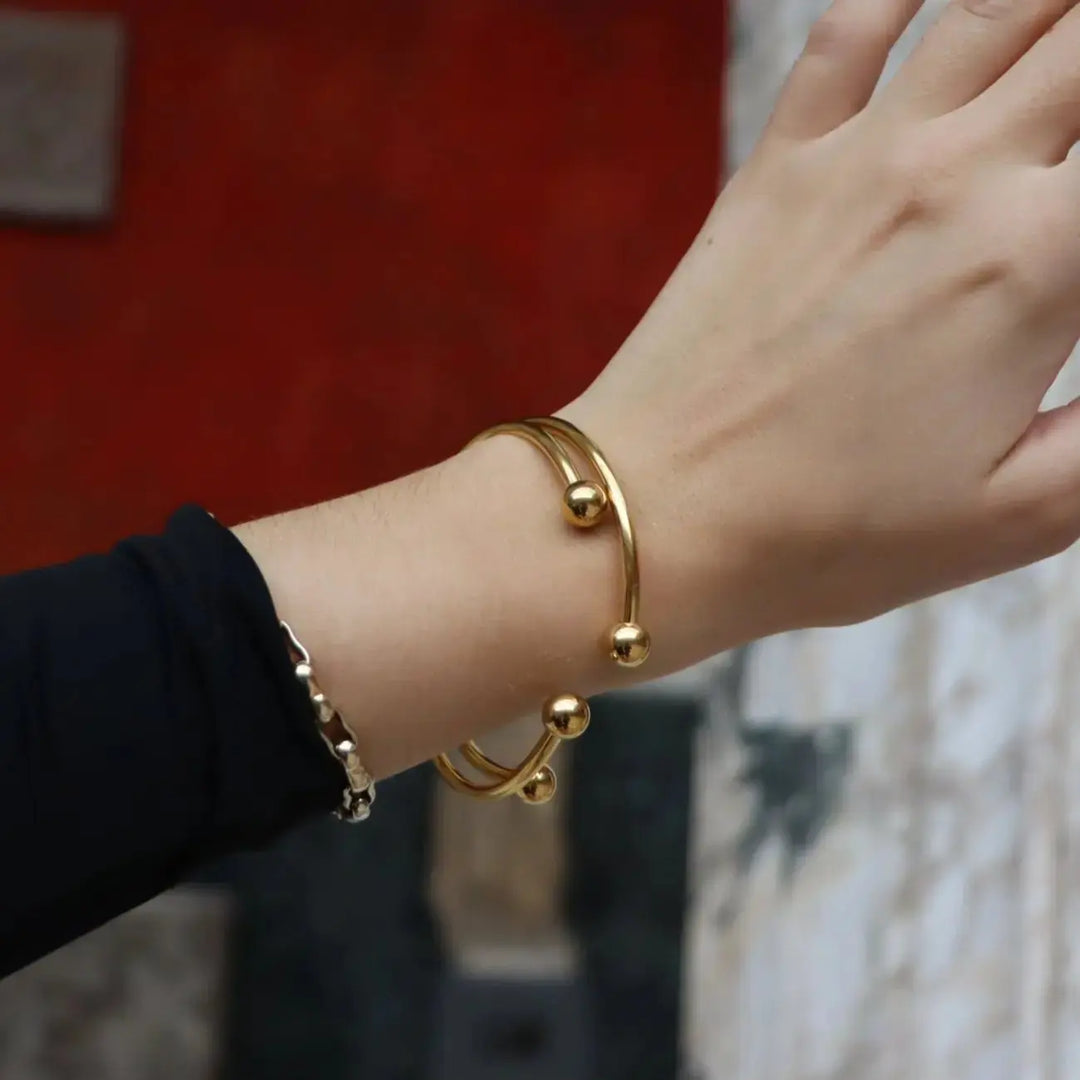 Armbånd, åben armring, forsølvet og forgyldt rustfri stål, 18 cm, justerbar 