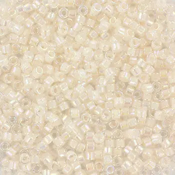 Beige glasperler, miyuki delica's 11/0 - pale peach lined crystal ab Krea