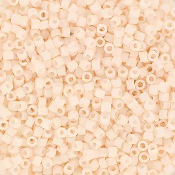 Gule glasperler, miyuki delica beads, opaque matte bisque white Krea
