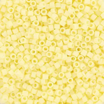 Gule glasperler, miyuki delica's 11/0 opaque butter cream 1491-1 Krea