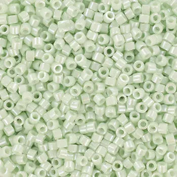 Grøn glasperler, miyuki delica's 11/0 opaque ceylon light mint Krea