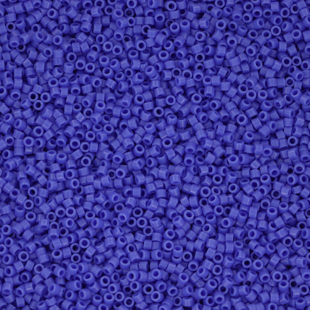 Blå glasperler, miyuki delica beads, opaque cyan blue Krea