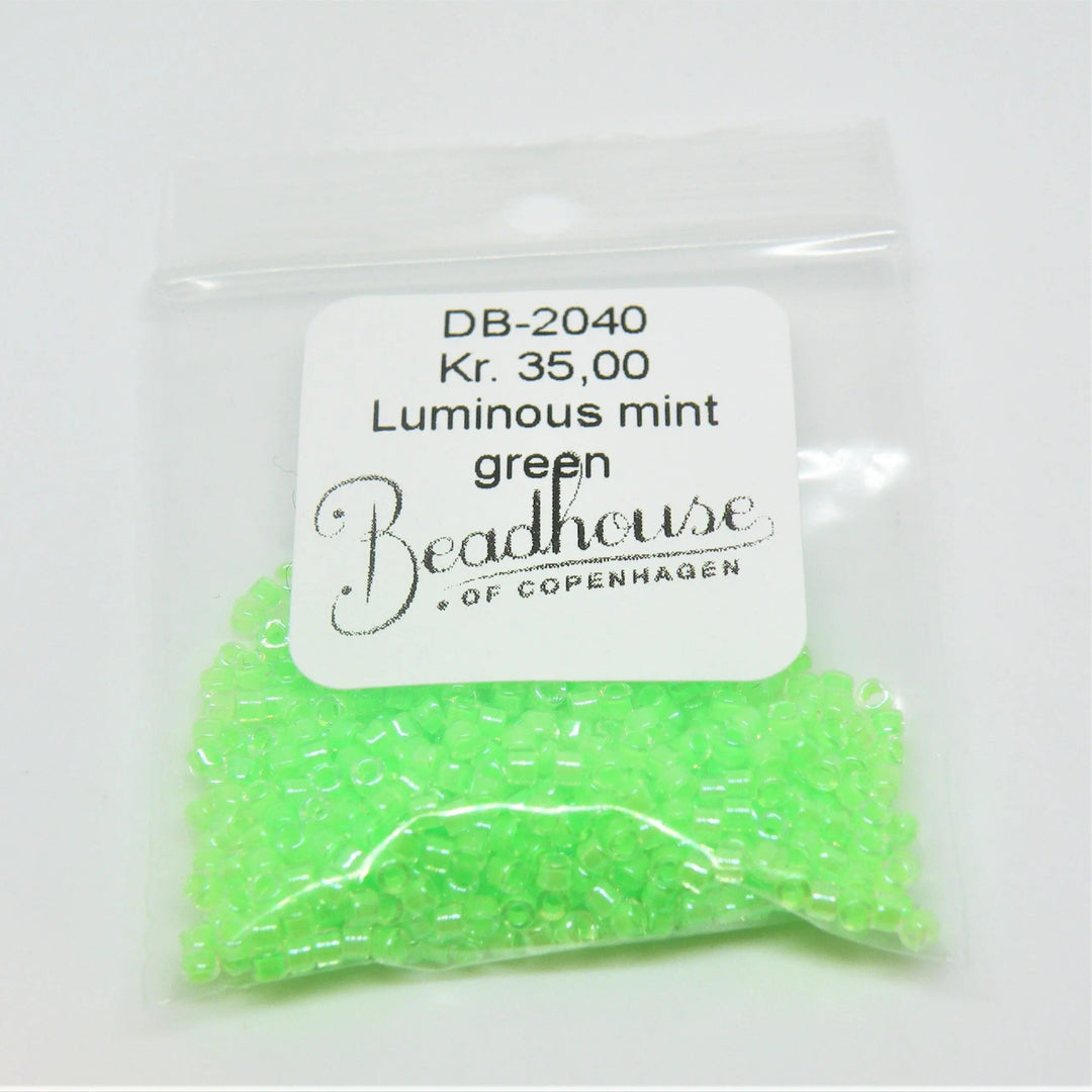 Grønne glasperler, miyuki delica beads, luminous mint green Krea