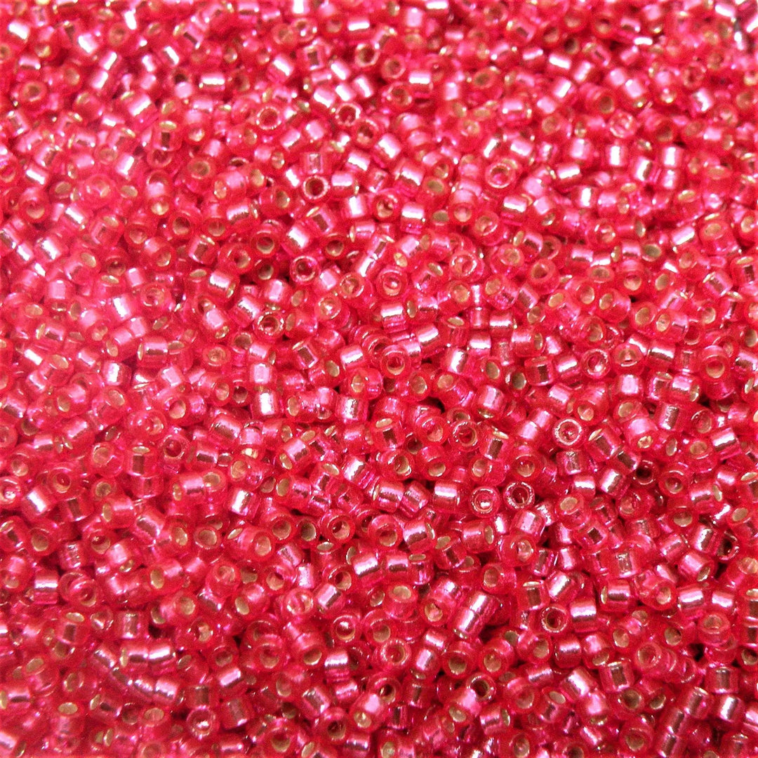 Pink glasperler, miyuki delica beads, silverlined dyed hibiscus Krea
