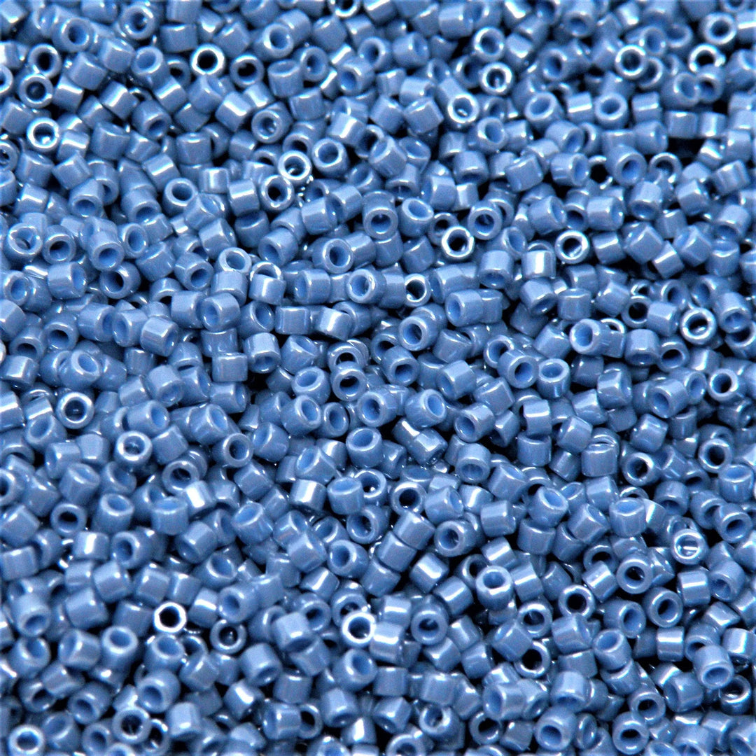 Blå glasperler, miyuki delica beads, opaque luster blueberry Krea