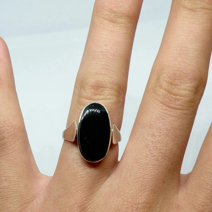 Fingerring, smal oval, sterlingsølv, onyx eller ben 