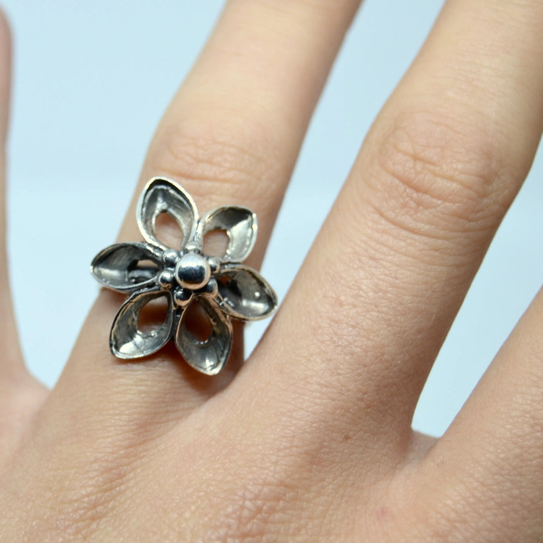 Find Fingerring, moderne blomst, forgyldt sterlingsølv blandt vores store udvalg af  Ringe hos  Beadhouse of Copenhagen i dag. Husk gratis fragt over 400kr