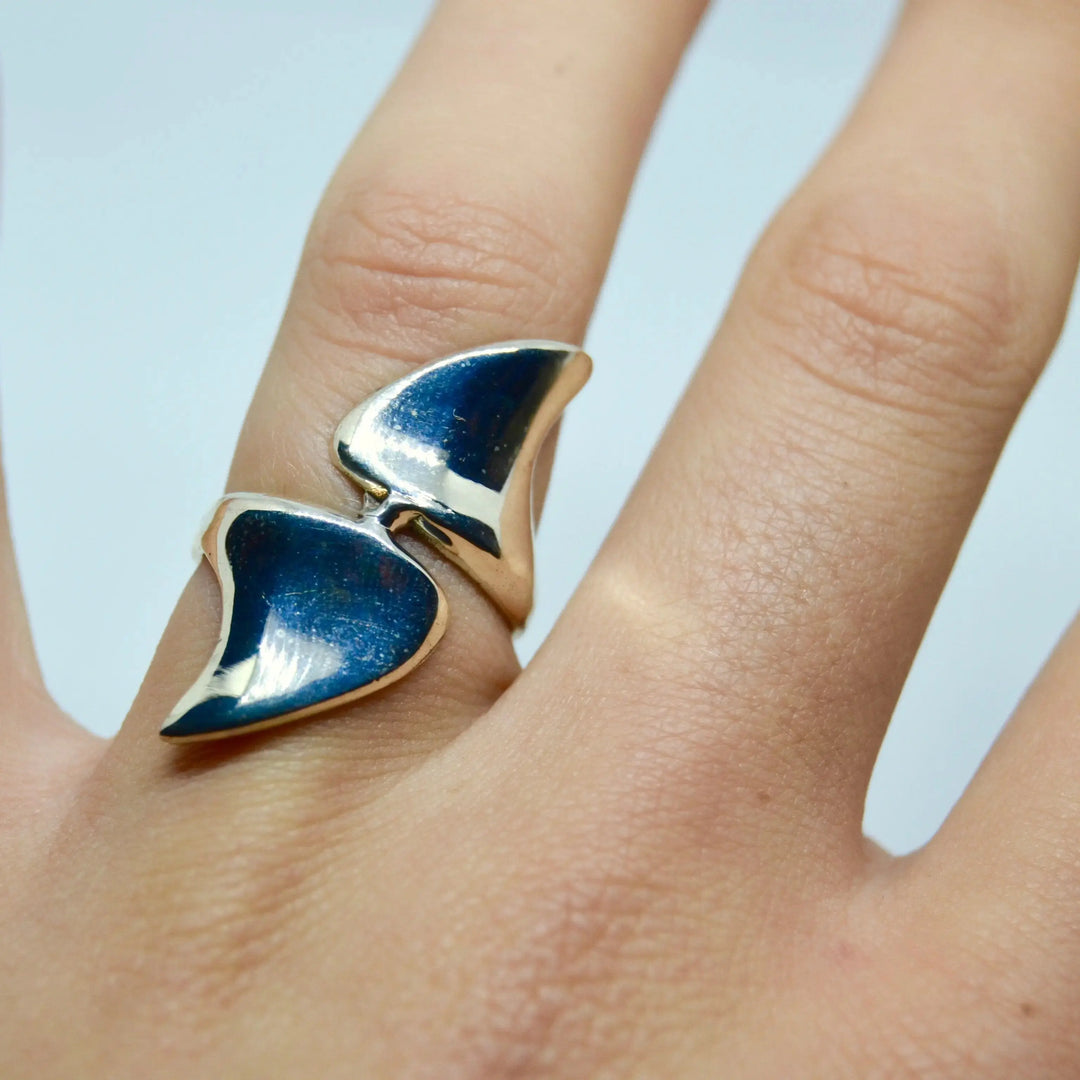 Fingerring, hajfinner, sterlingsølv 